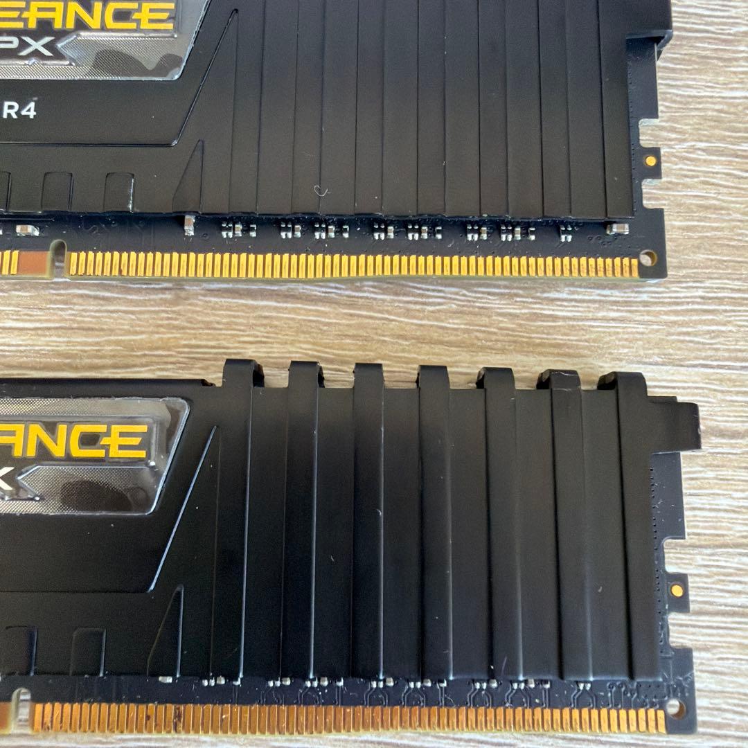 メモリー Corsair DDR4 16GB (2x8GB) 2666MHz