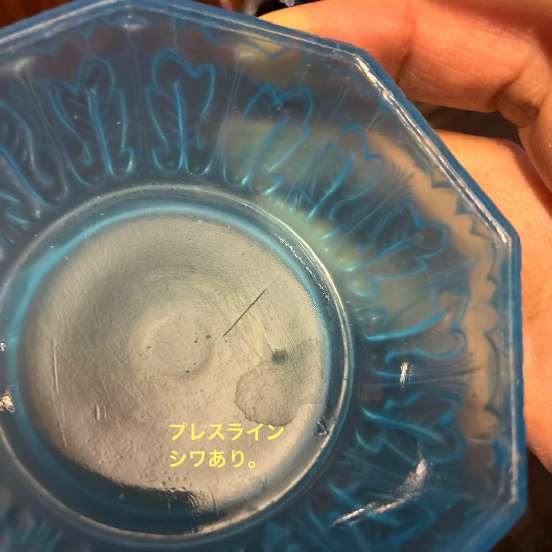 骨董　時代ガラス　プレスガラス　希少植物綴り　水色練りガラス　八角皿　ウラン２客