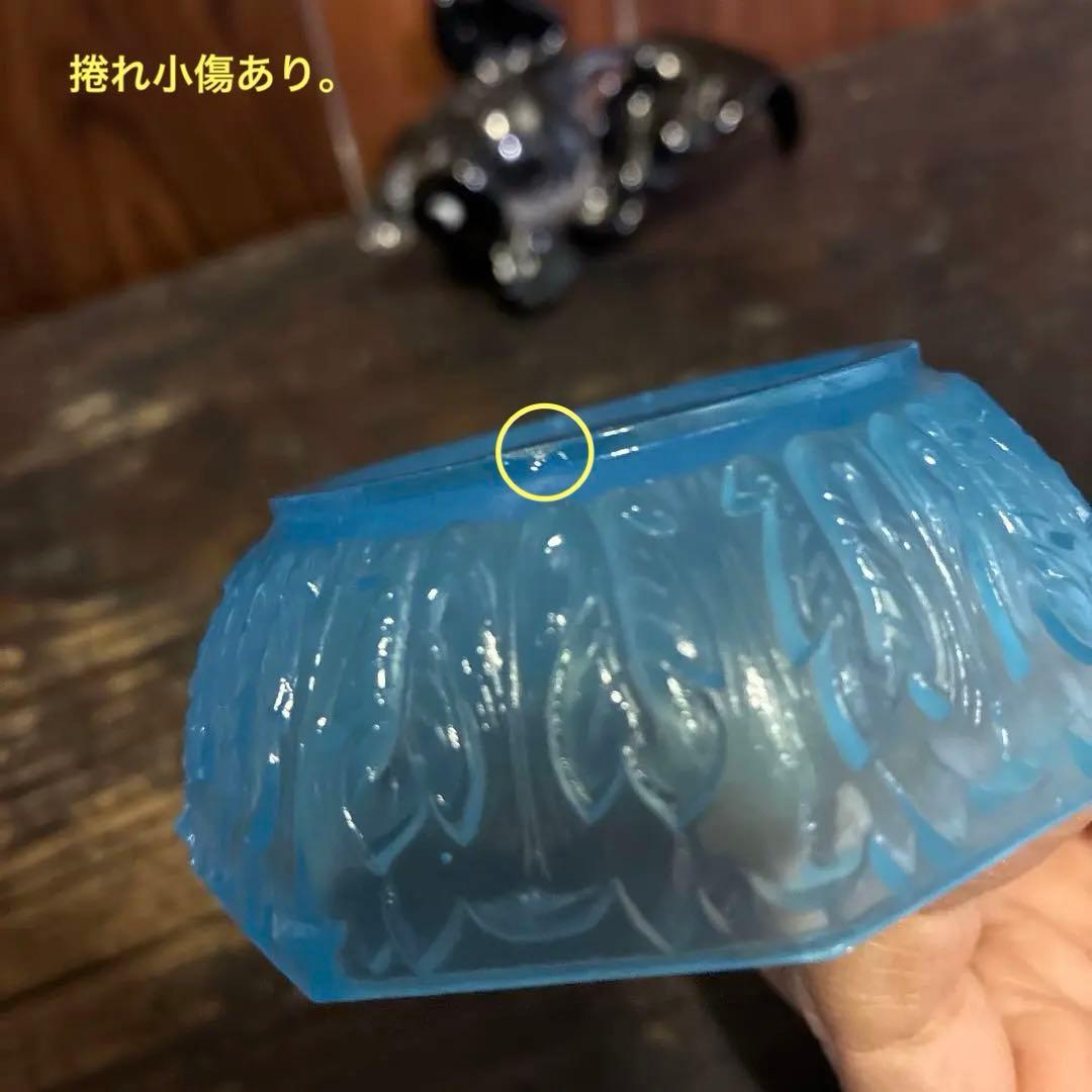 骨董　時代ガラス　プレスガラス　希少植物綴り　水色練りガラス　八角皿　ウラン２客