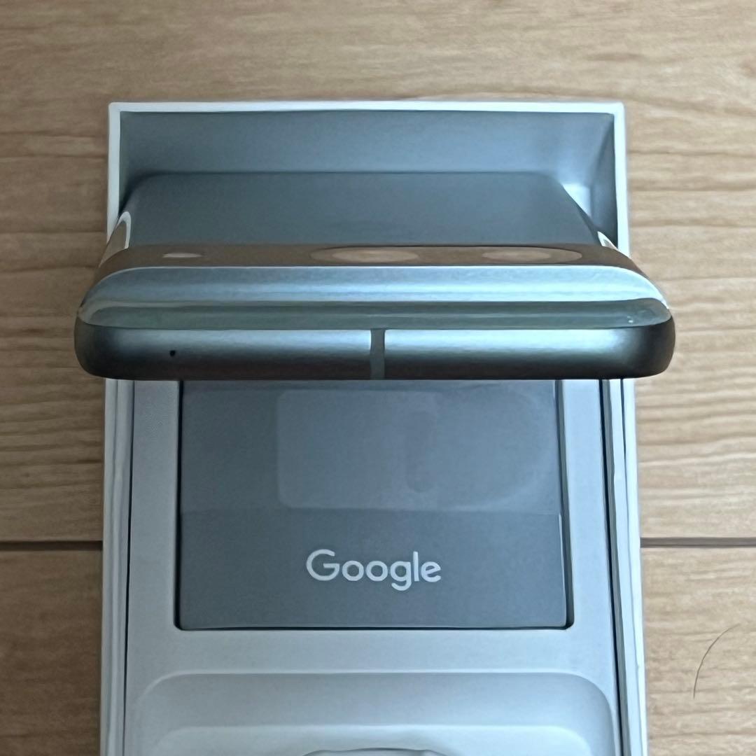 Google Pixel 8 SIMフリー　Hazel ヘーゼル 美品