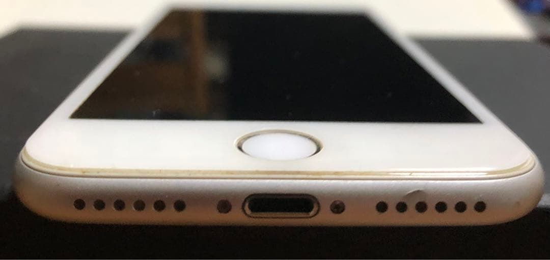iPhone 8 シルバー 64 GB au SIMロック解除済み