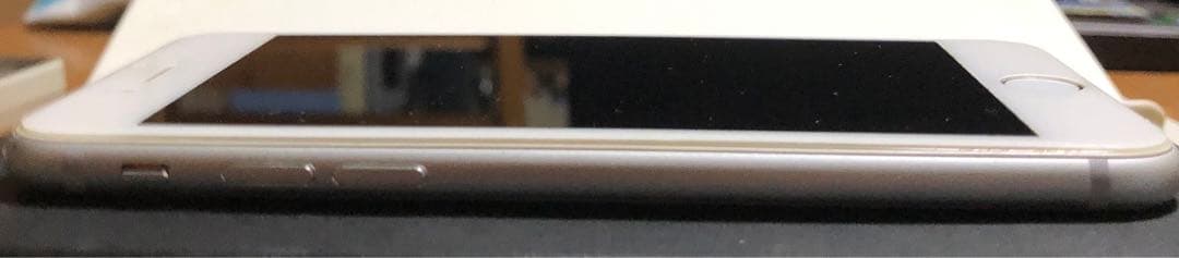 iPhone 8 シルバー 64 GB au SIMロック解除済み