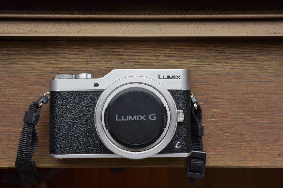 LUMIX（ルミックス）　DC-GF9 12-32ズームレンズ付き　パナソニック