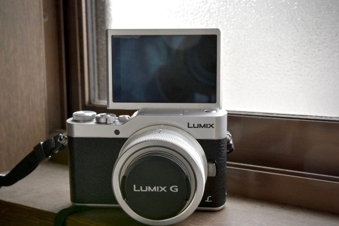 LUMIX（ルミックス）　DC-GF9 12-32ズームレンズ付き　パナソニック