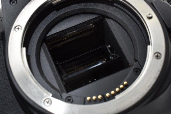 ★超美品★Canon EOS 8000D　バッテリー２つ付き　B009