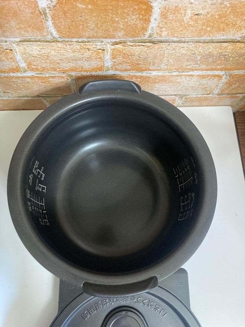 ★美品★ 2021年製 タイガー圧力IH炊飯ジャー JPK-B100 5合炊き