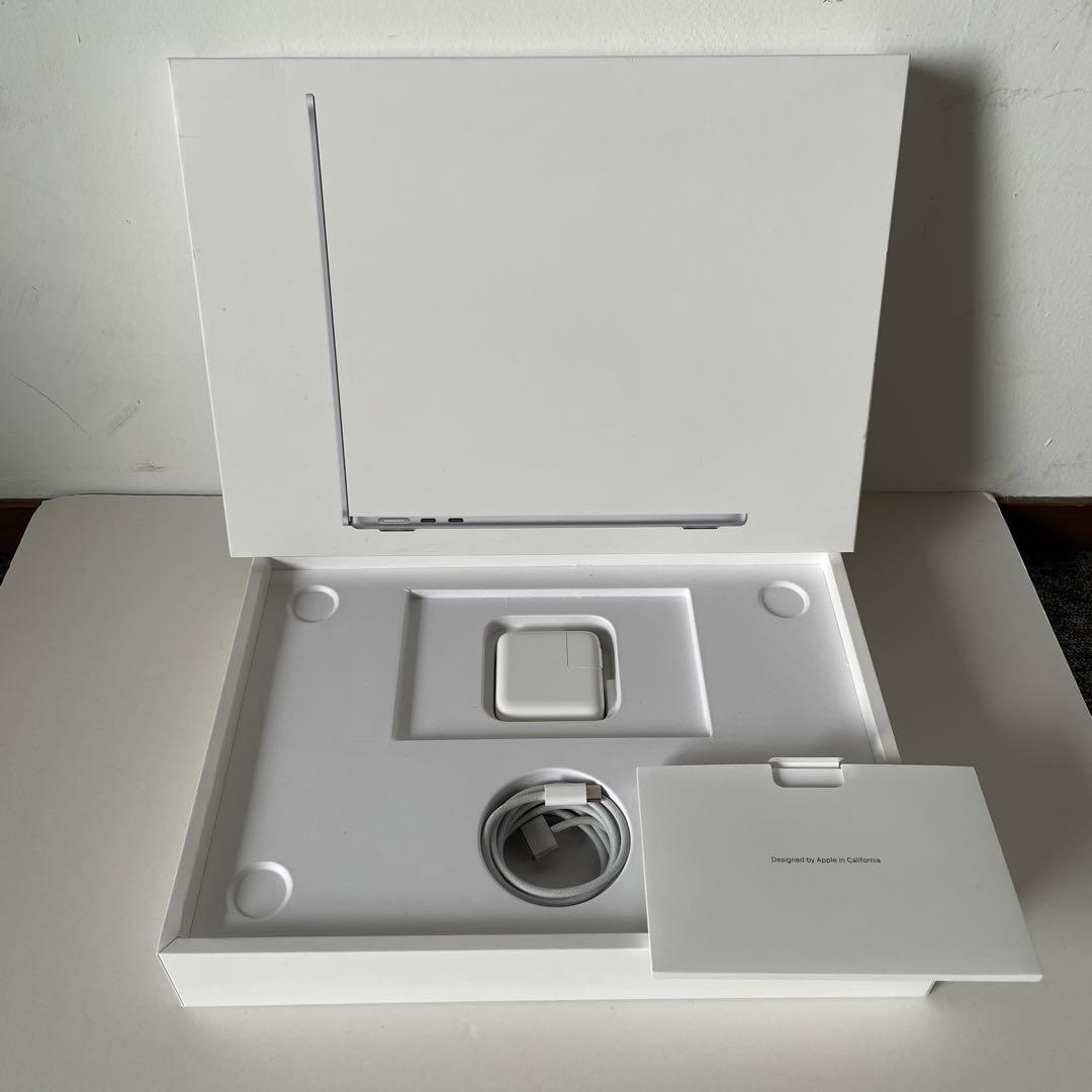 MacBook Air M2 8GB 256GB シルバー　箱付き 充電器付き