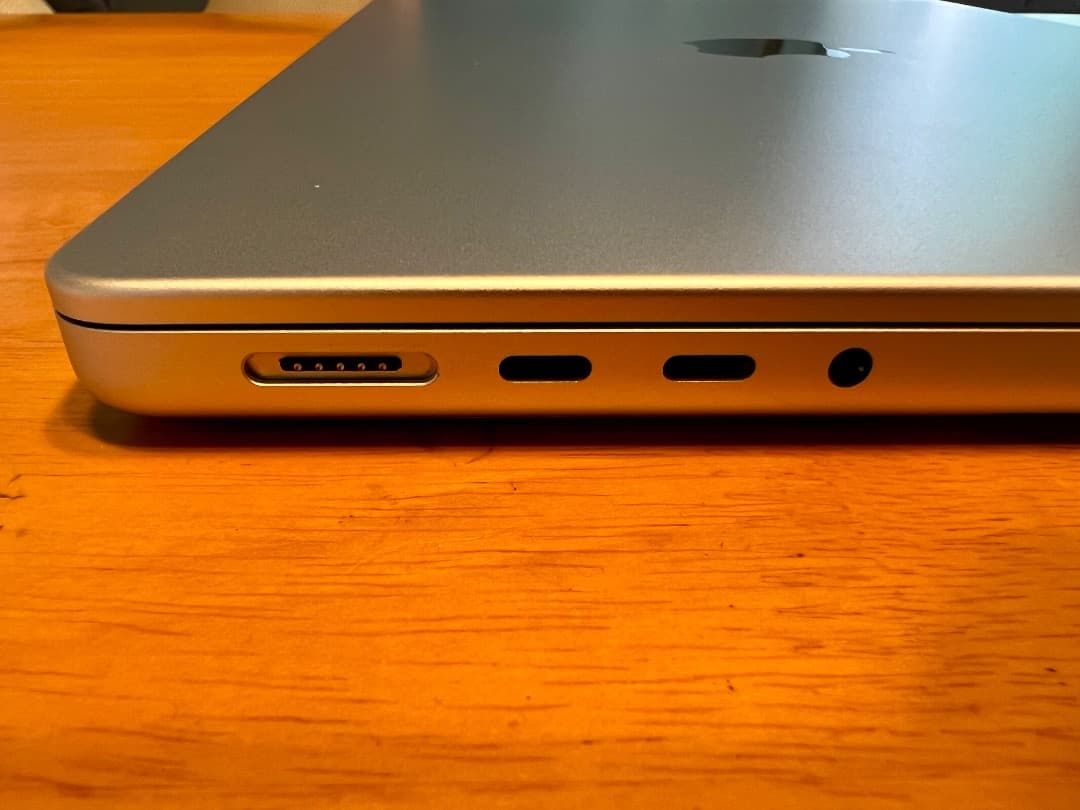 MacBook Pro (2021) M1 Pro 512GB 液晶割れ