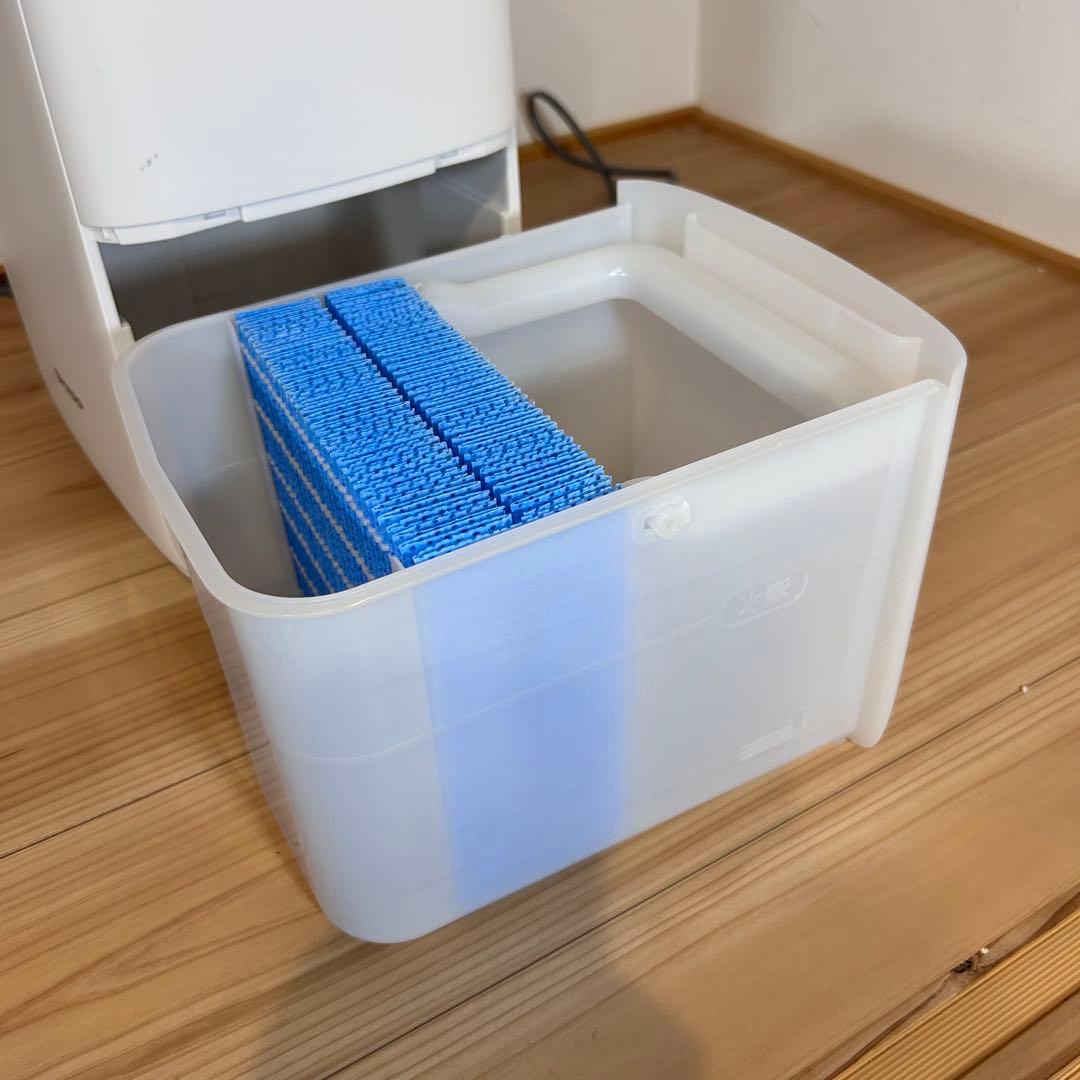 シャープ 加熱気化式加湿器 加湿器 HV-R55-W 2022年製