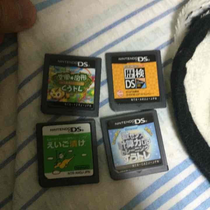DS i ＋カセット4つ