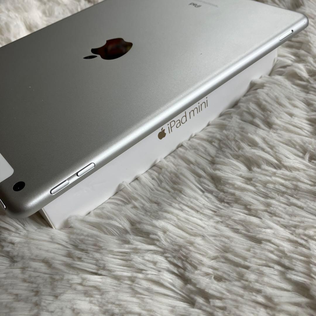 【完動品】iPad 第5世代 32GB SIMフリー 【すぐ発送】