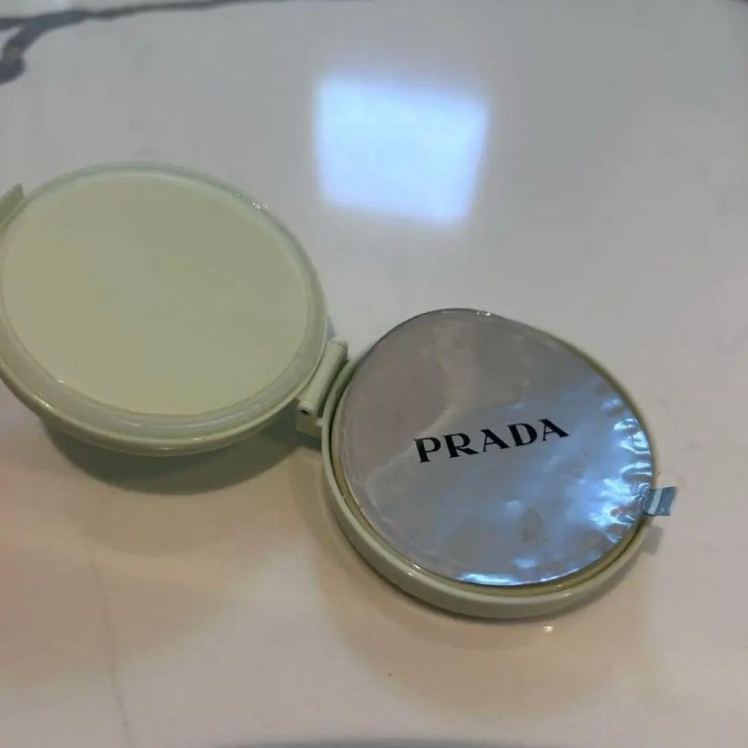 PRADA クッションファンデーション
