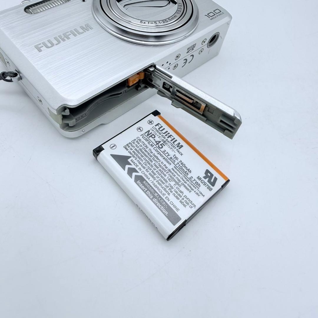 【美品動作確認済み】FUJIFILM FinePix J50w