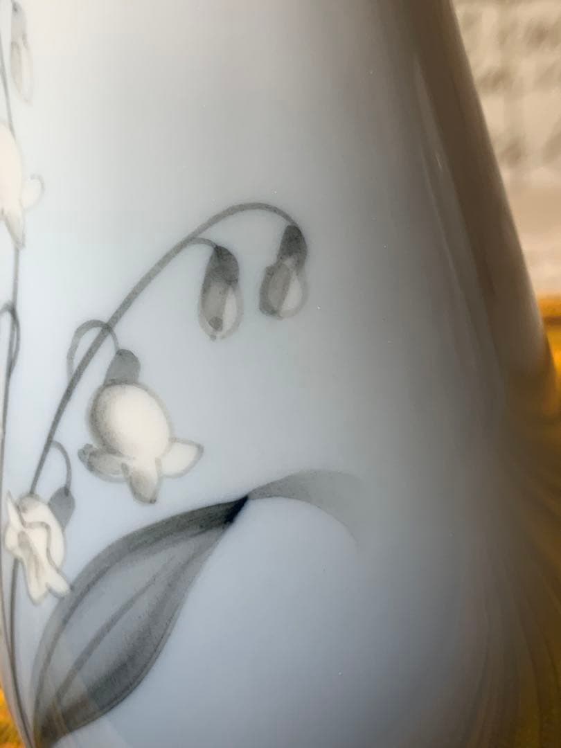 ビングオーグレンダール　1952年ビンテージの鈴蘭柄の可愛い花瓶！