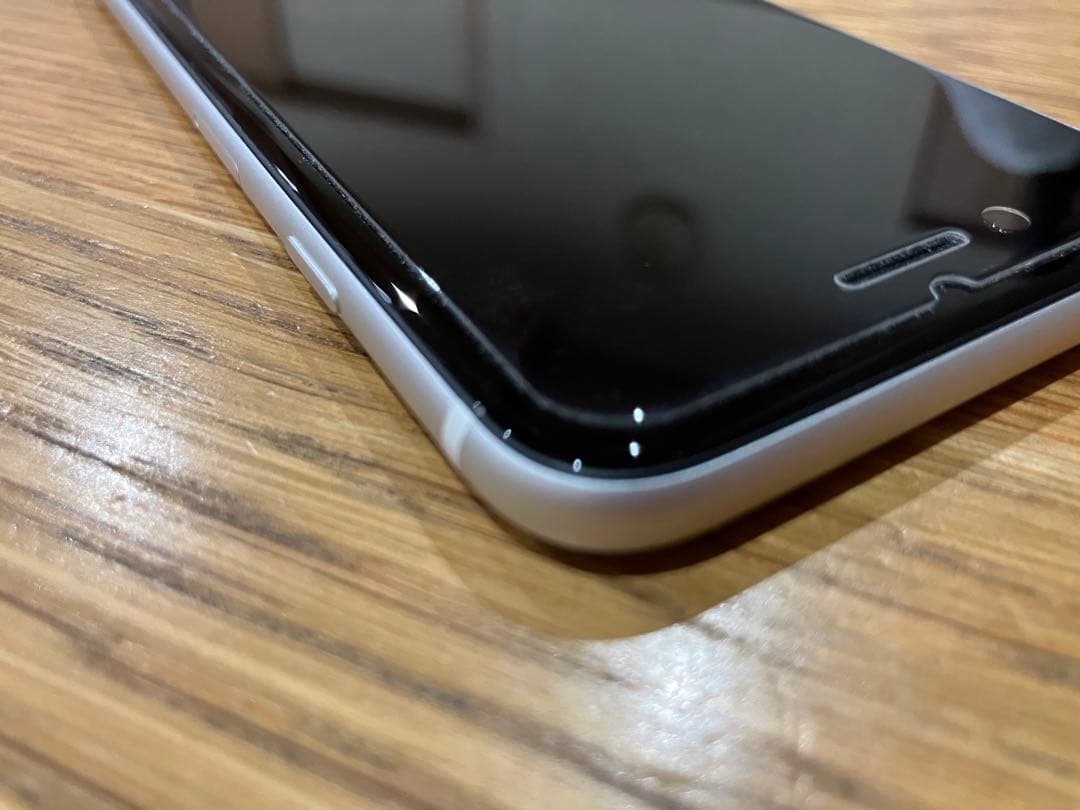 Apple iPhone SE (第2世代) ホワイト64GB