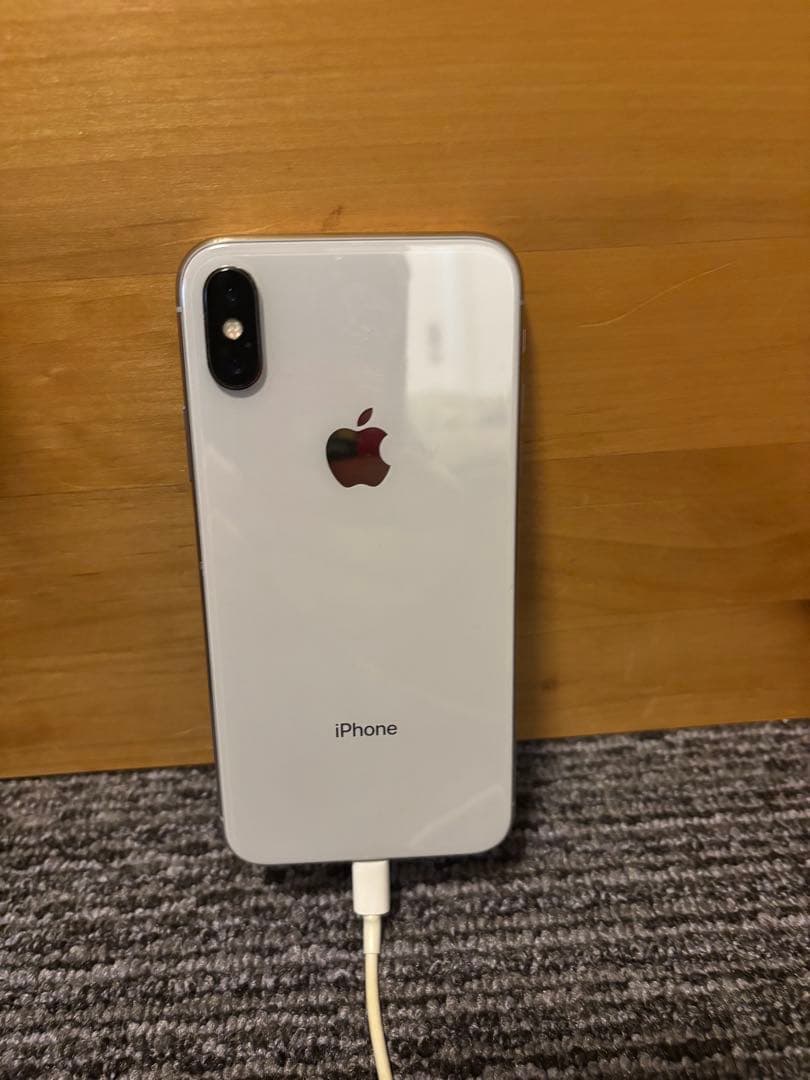 Apple iPhone X シルバー 本体　256GB docomo