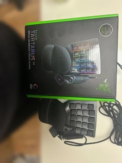 Razer TARTARUS V2 ゲーミングキーボード