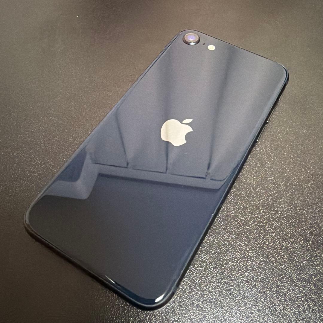 バッテリー新品　iPhoneSE第3世代64GB SIMフリー　美品9758