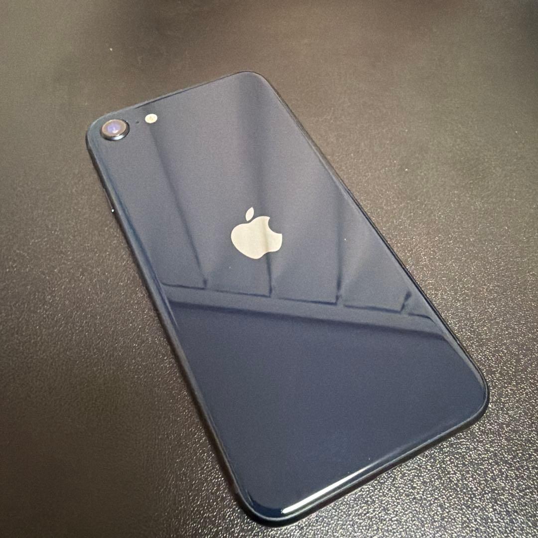 バッテリー新品　iPhoneSE第3世代64GB SIMフリー　美品9758