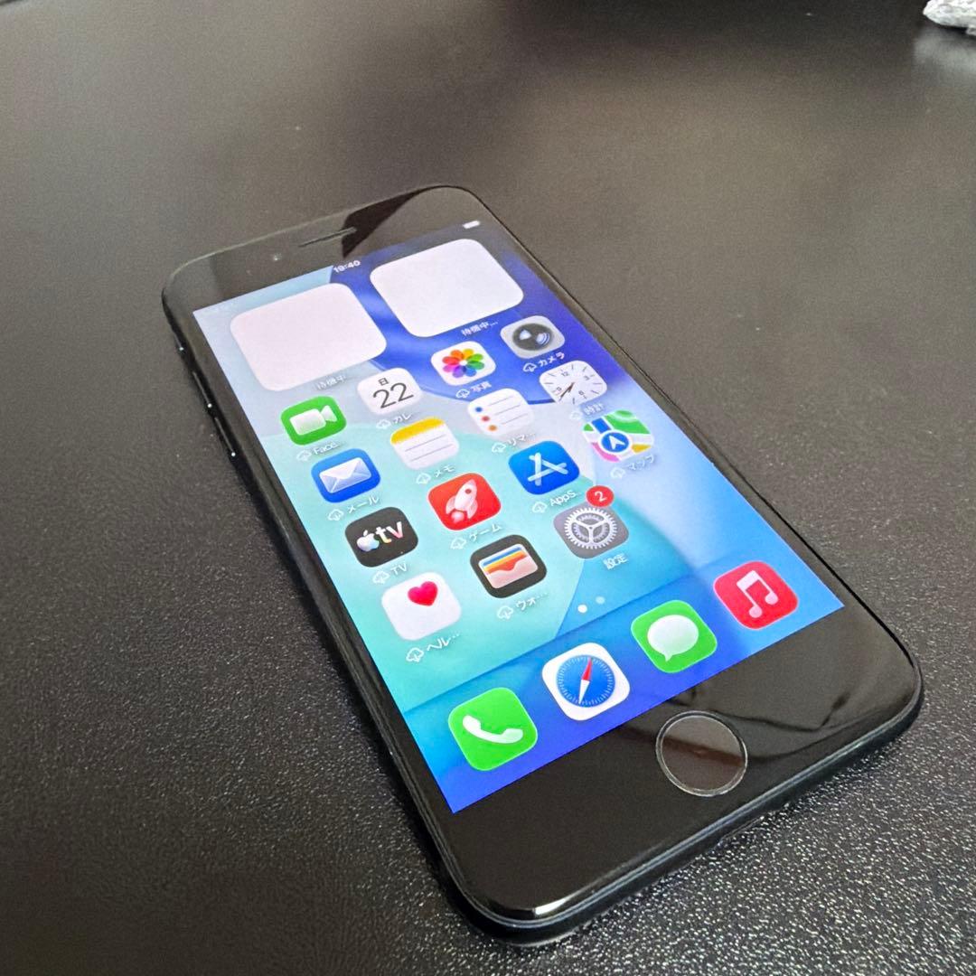 バッテリー新品　iPhoneSE第3世代64GB SIMフリー　美品9758