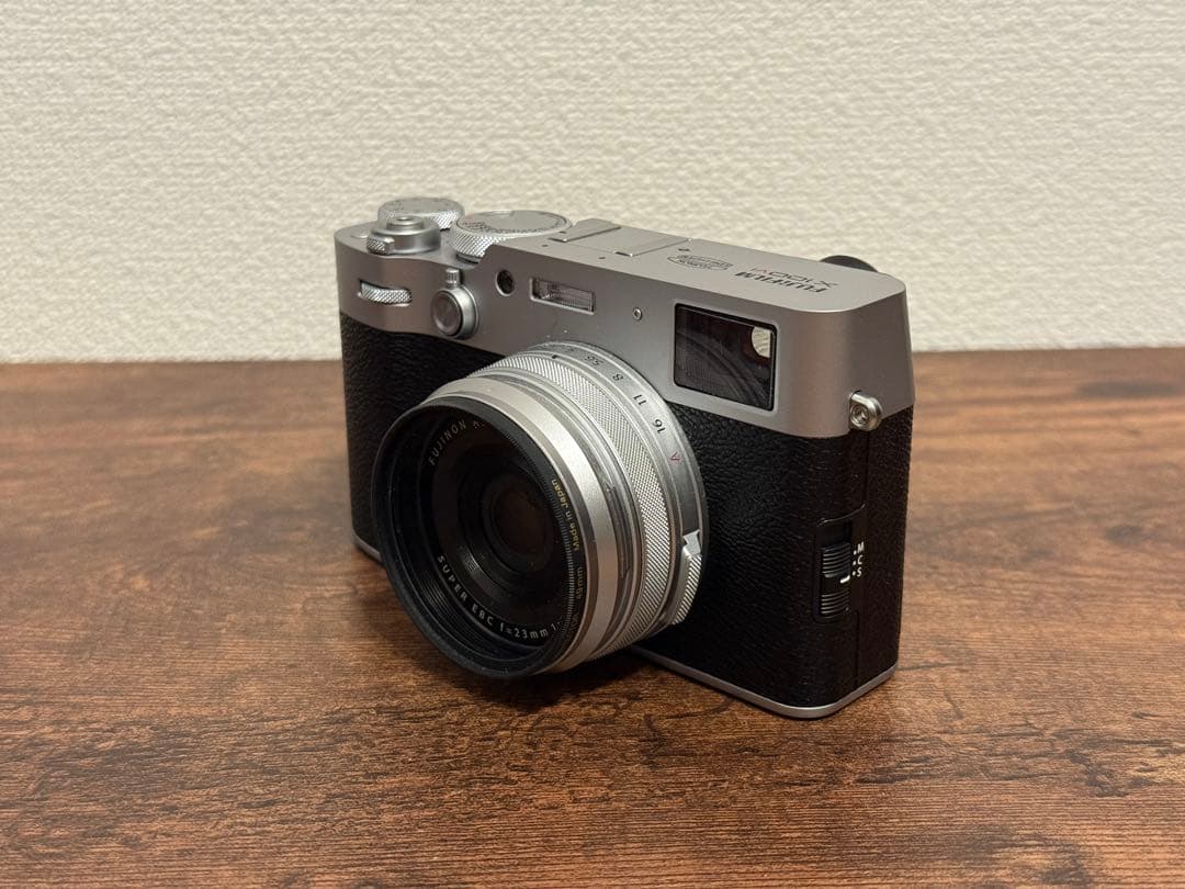FUJIFILM X100iv シルバー 美品 ショット数1,655枚