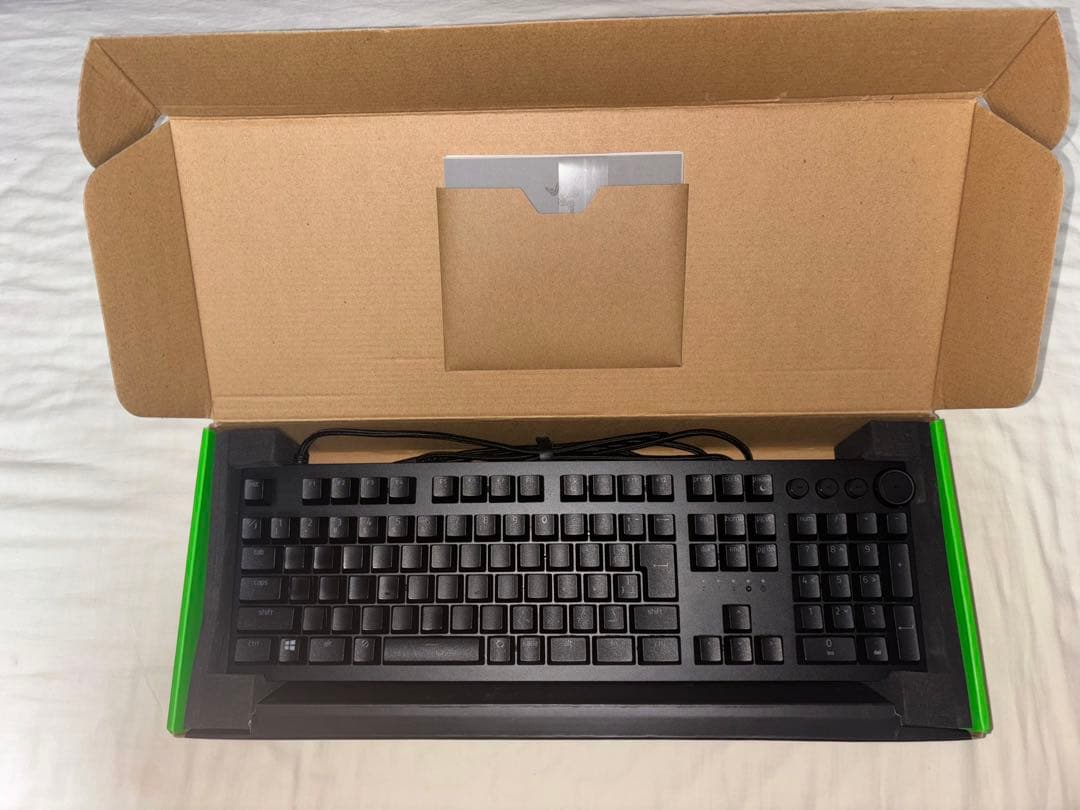 Razer Huntsman V2 ゲーミングキーボード