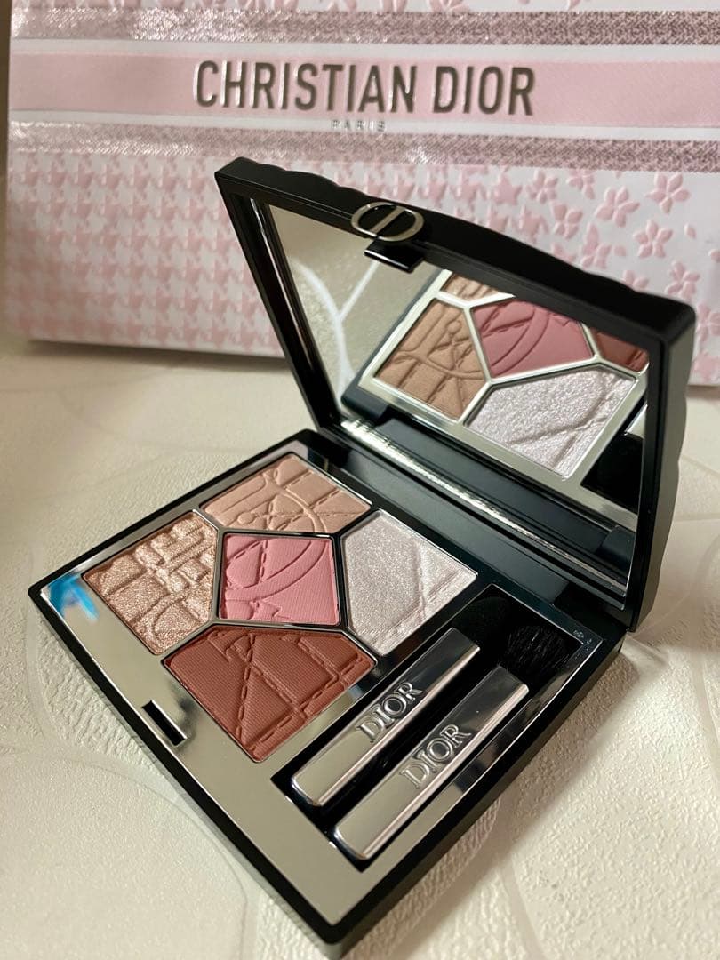新品Dior 2025 アイシャドウパレット 857ローズオルガンザ
