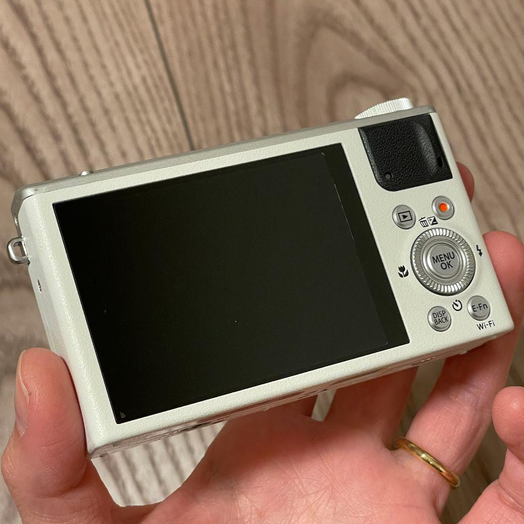 FUJIFILM XQ2 ホワイト コンパクトデジタルカメラ【ジャンク】