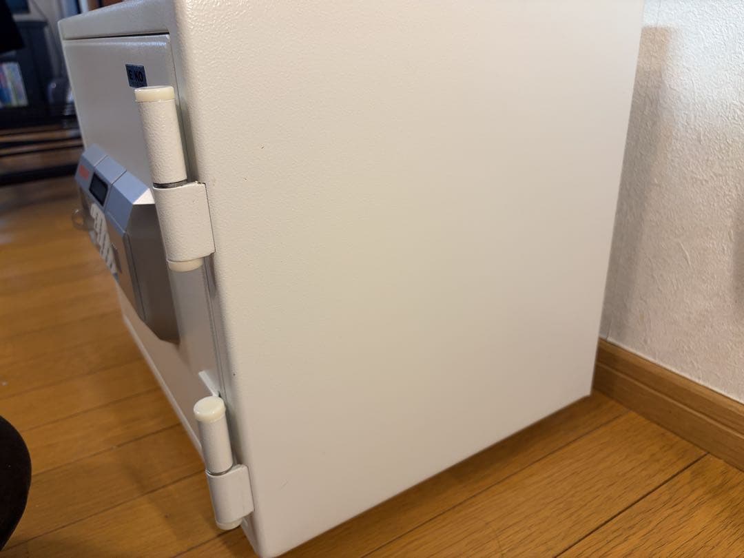 エーコー EIKO 小型耐火金庫 テンキー式 シリンダー式 ES-9PKW