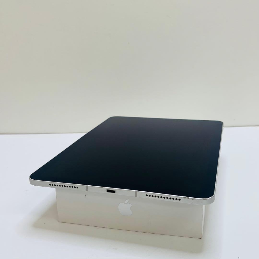 iPad Air 第4世代 64GB Wi-Fi + Cellular 84%