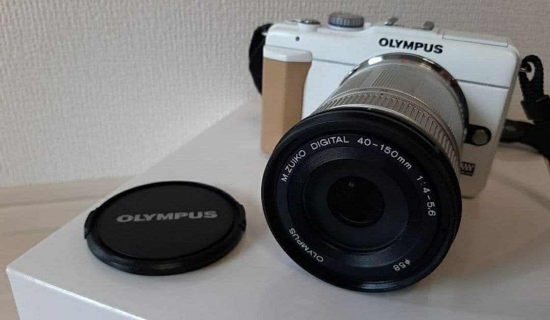 OLYMPUS ミラーレス一眼 E-PL1s レンズキット ホワイト　バッテリー