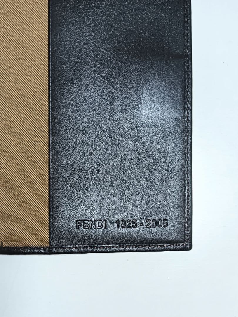 Fendi FFロゴ パスポートケース