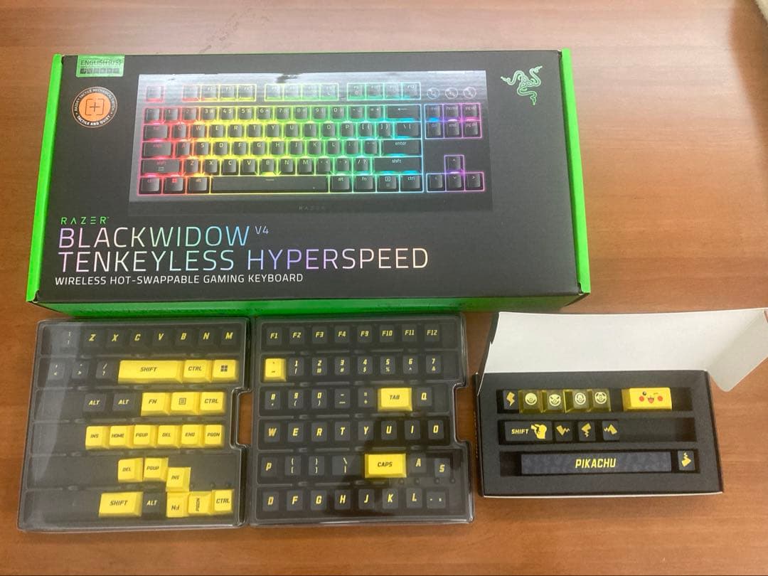 海外限定 Razer Blackwidow v４ポケモン ピカチュウVer