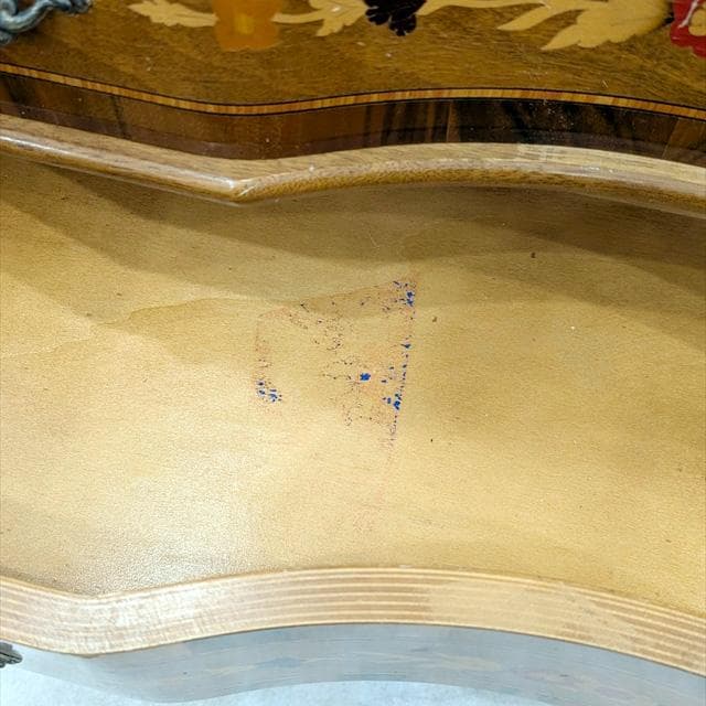 イタリア象嵌細工猫足チェスト