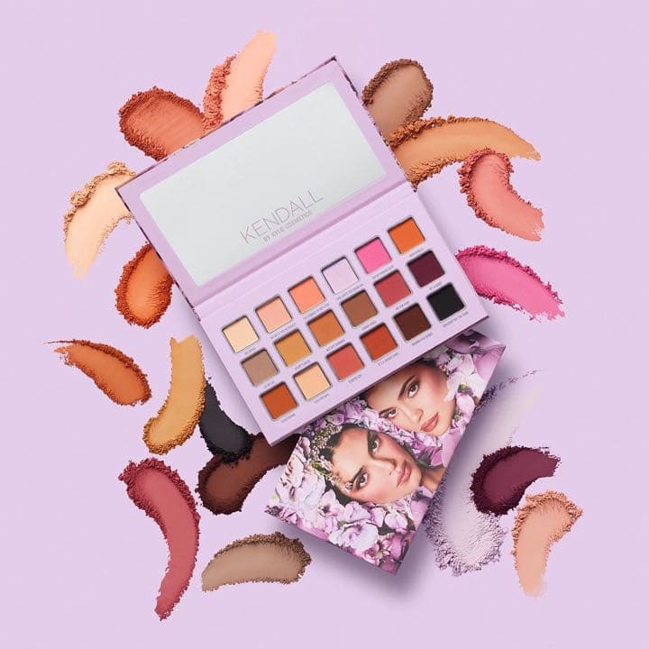 【限定】日本未入荷　カイリーコスメ　アイシャドウKYLIE COSMETICS