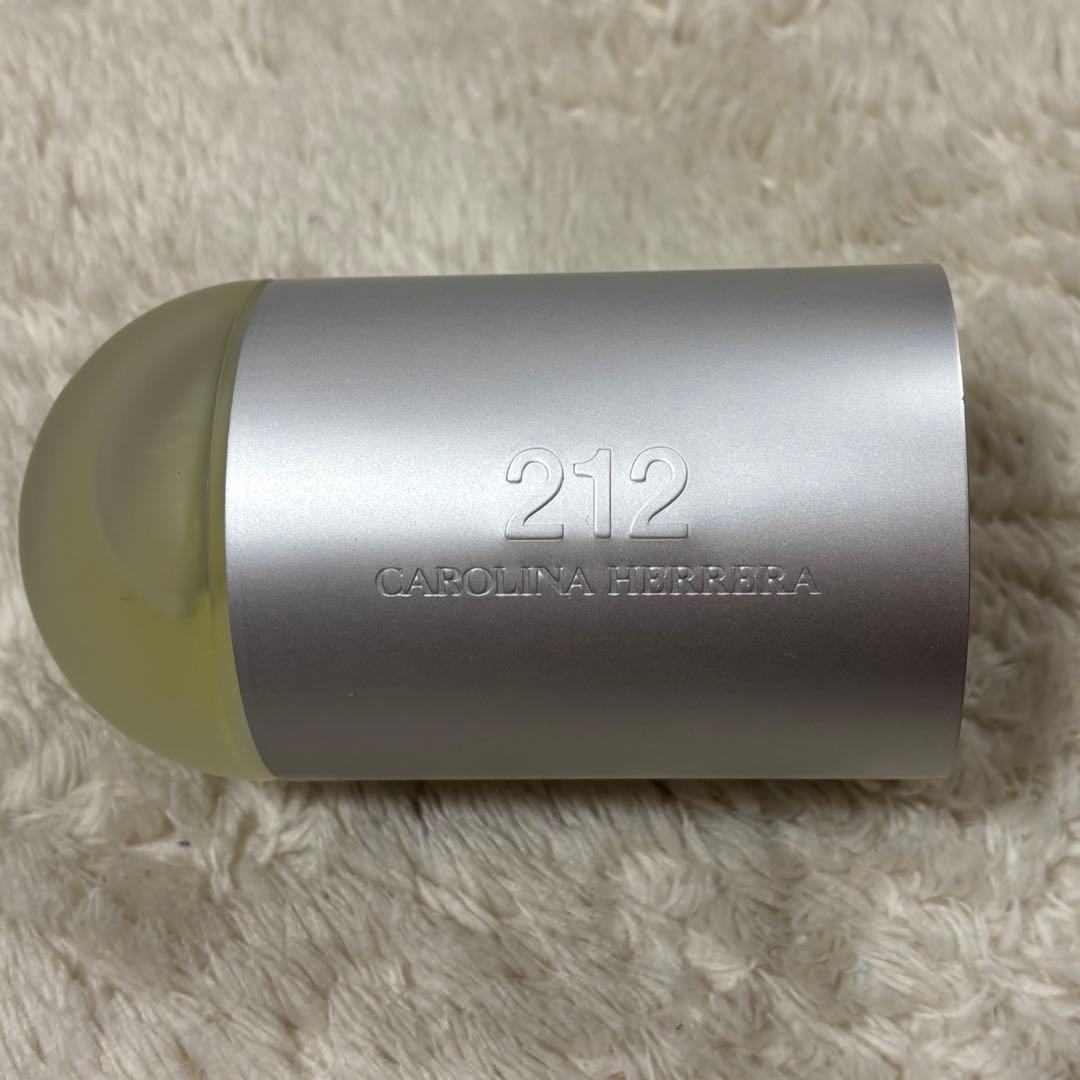 キャロライナへレラ212オードトワレ50ml （100ml 半分）