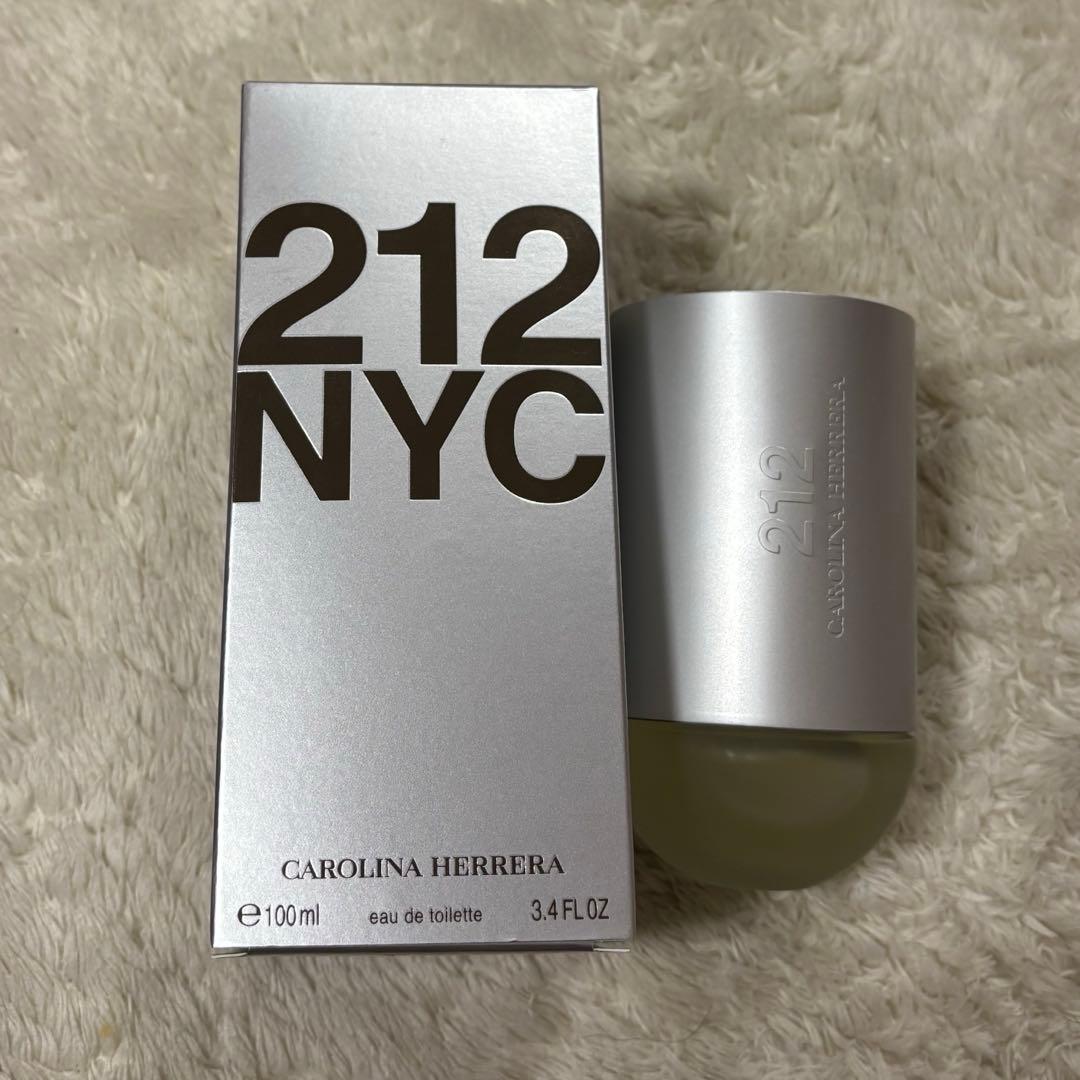 キャロライナへレラ212オードトワレ50ml （100ml 半分）