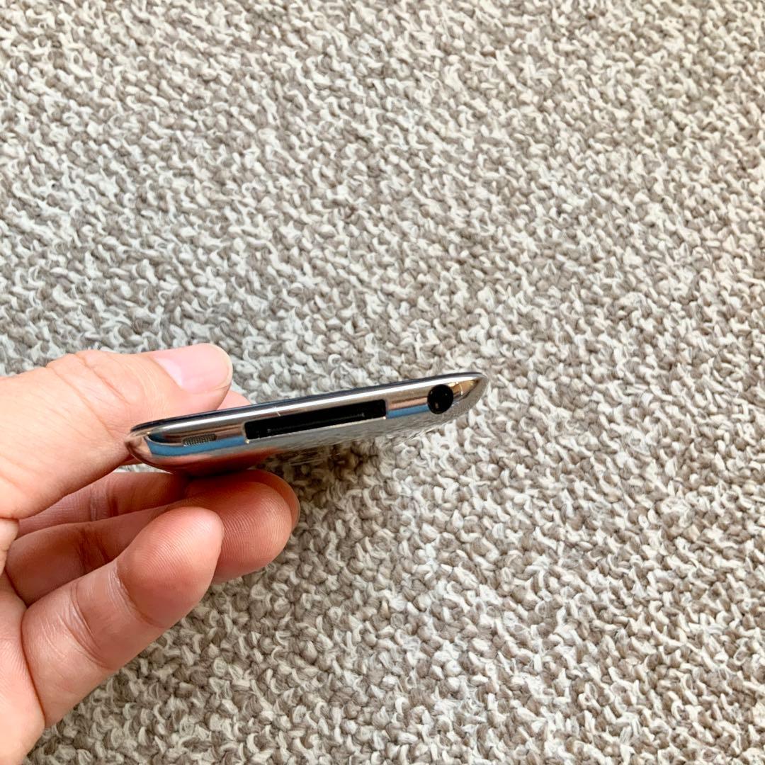 iPod touch 第4世代 64GB Apple アップル アイポッド本体r