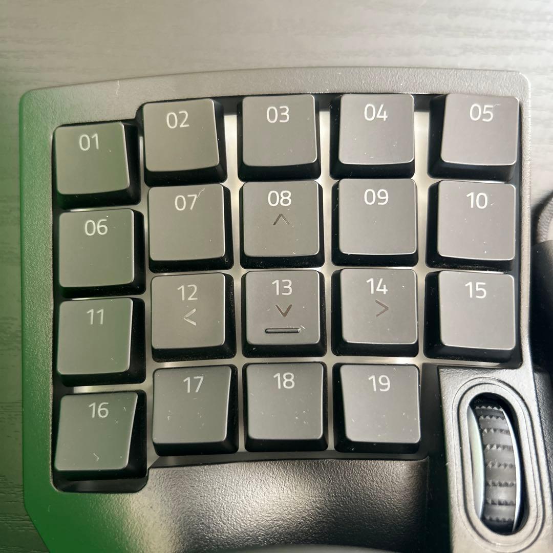 Razer Tartarus V2 左手キーボード