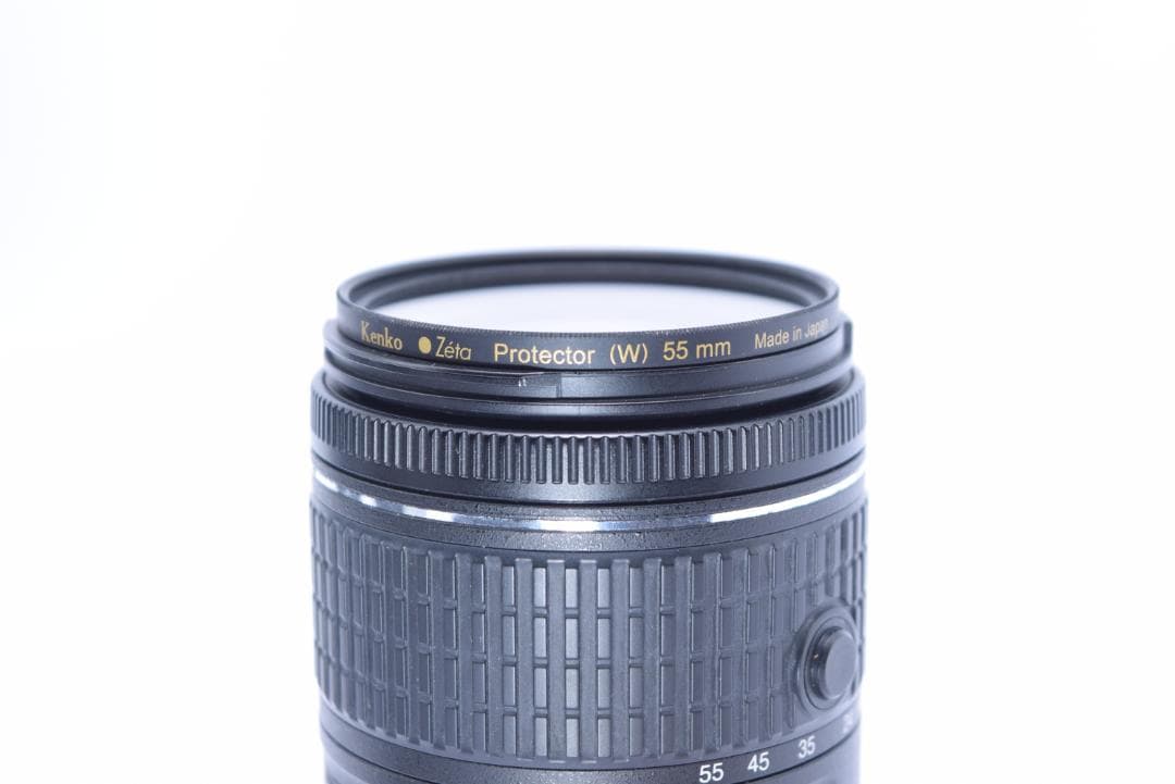①Nikon D3400 デジタル一眼レフ　Wレンズセット　手振れ補正レンズ付き