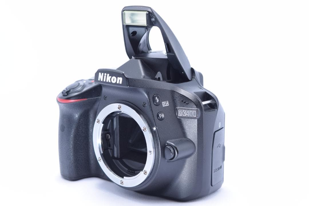①Nikon D3400 デジタル一眼レフ　Wレンズセット　手振れ補正レンズ付き