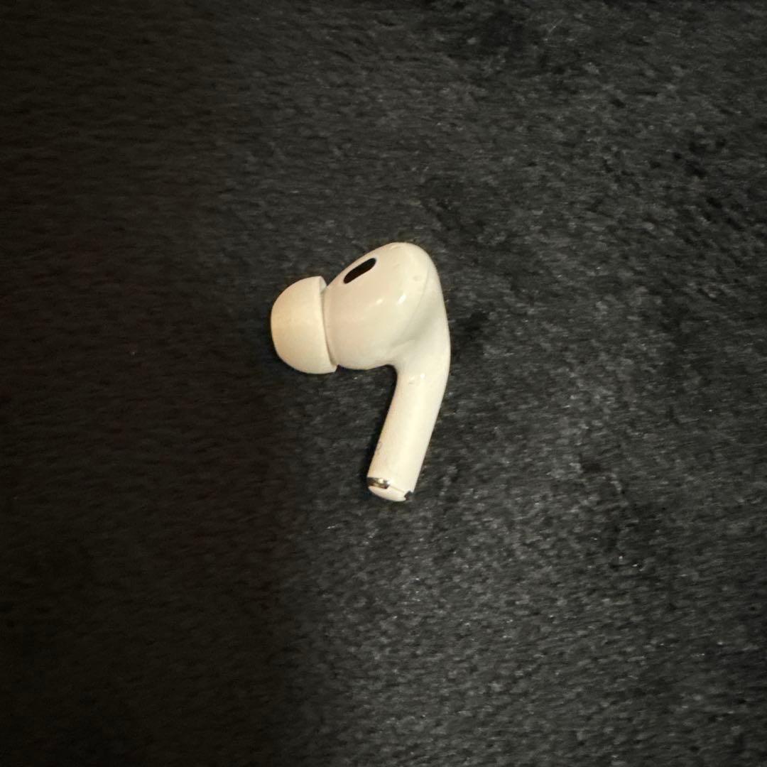 AirPods Pro 2本体 充電ケース付き　右耳のみ