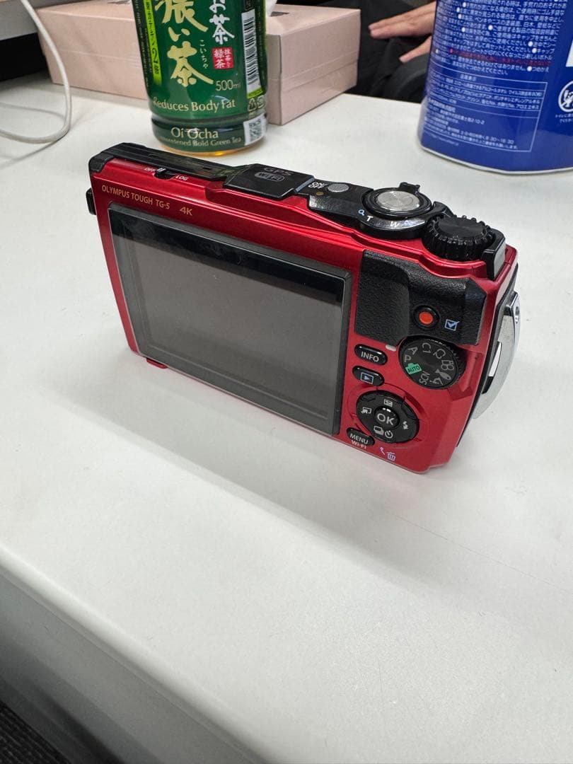 Olympus Tough TG-5 レッド