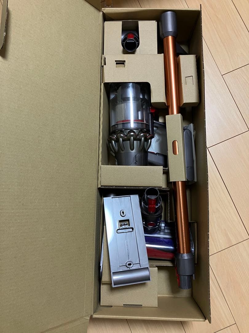 Dyson cyclone v10 fluffy ジャンク　掃除機　正規品