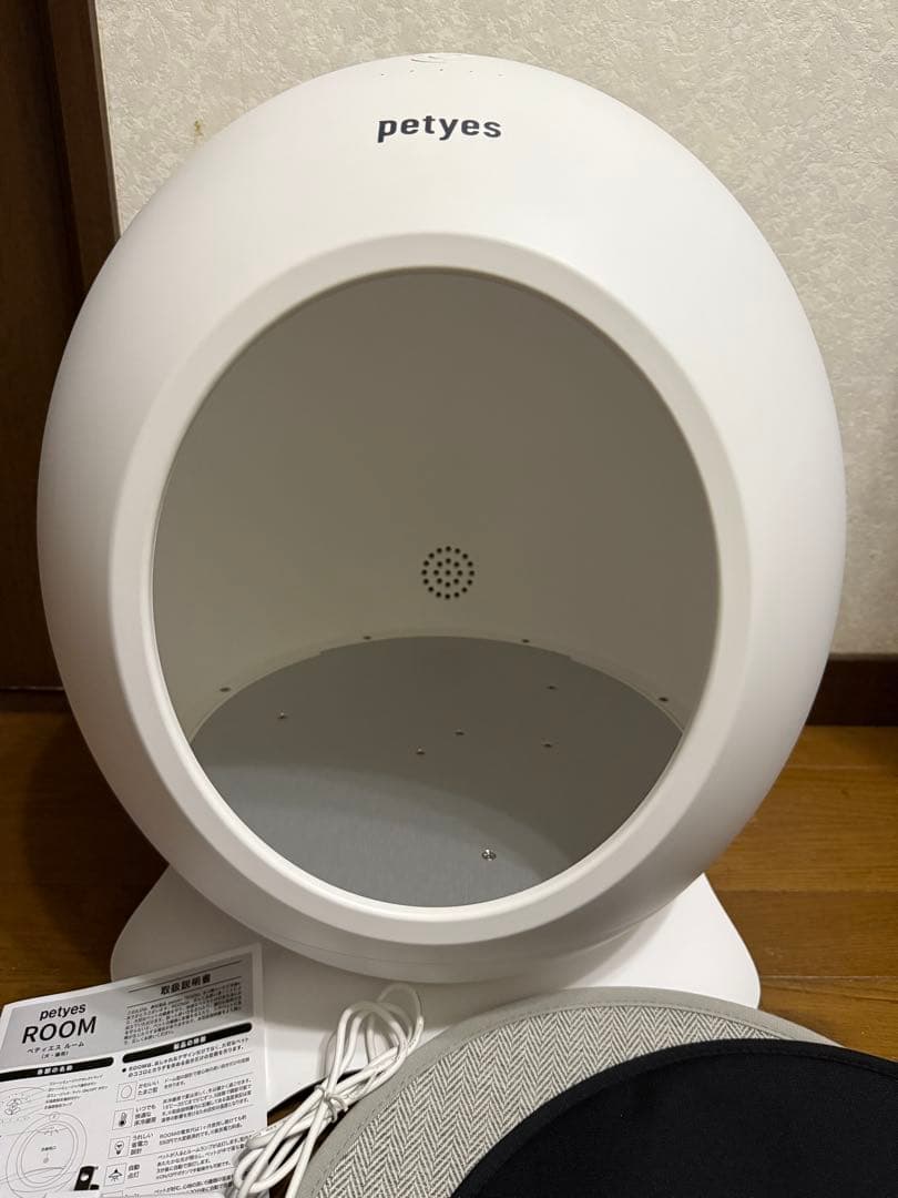 値下げ！ほぼ新品　petyes 床冷暖房ペットハウスホワイト　使用1ヶ月