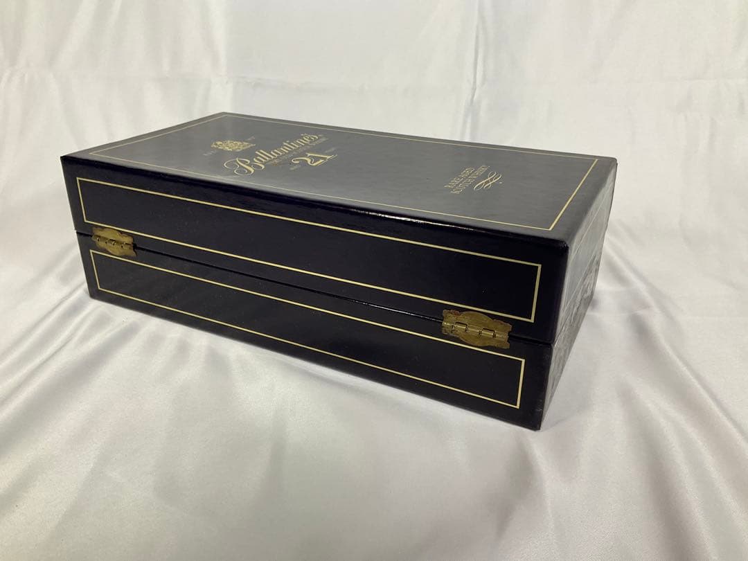 Ballantine's 21年 スコッチウイスキー 青陶器ボトル700ml