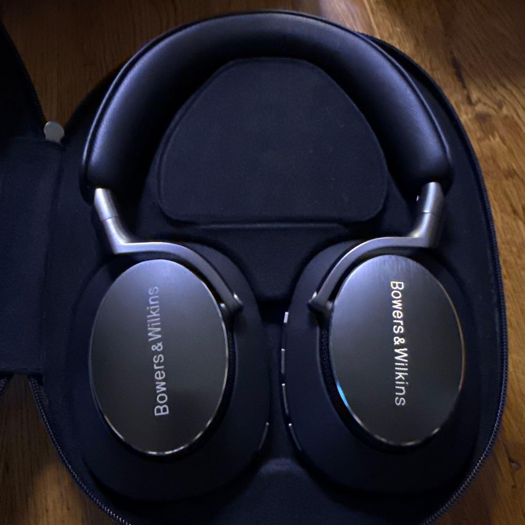 Bowers & Wilkins Px8 ワイヤレスヘッドフォン