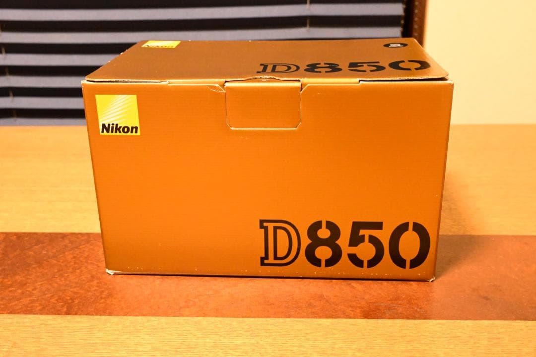 ニコン　D850　ボディ　美品　ショット数14,965回　箱付き