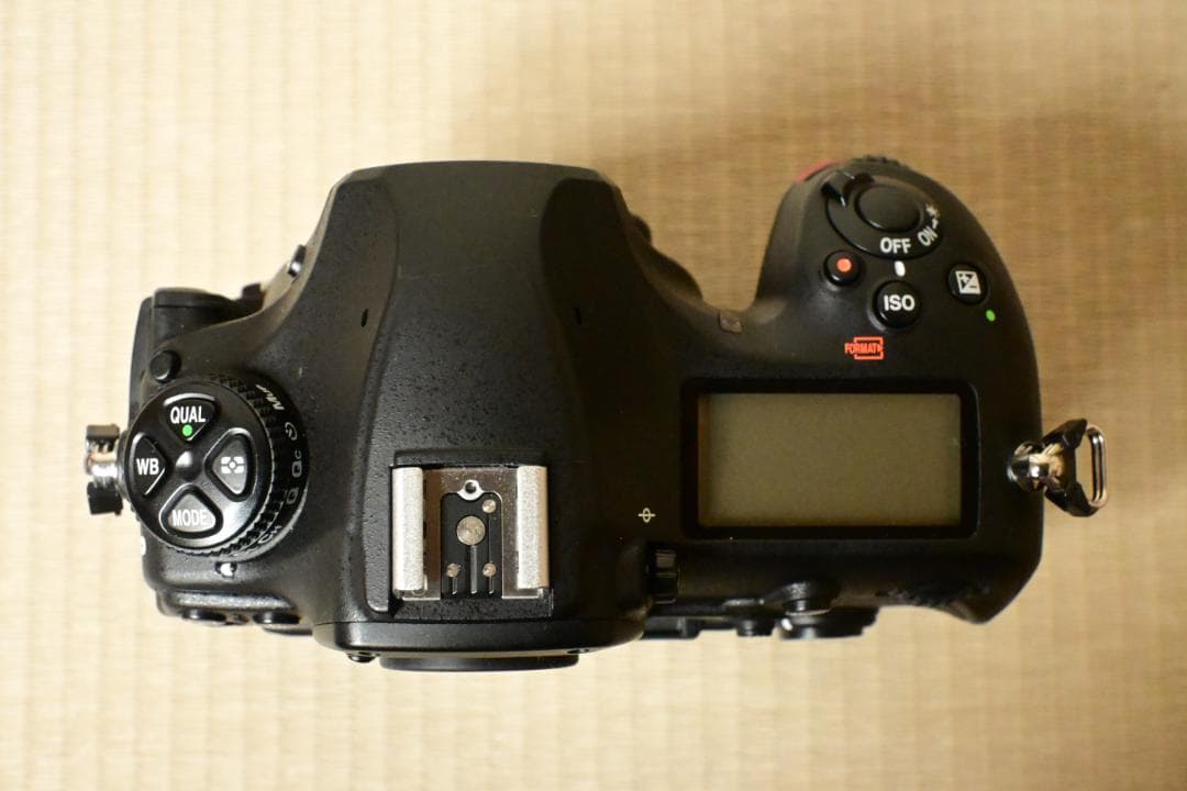 ニコン　D850　ボディ　美品　ショット数14,965回　箱付き