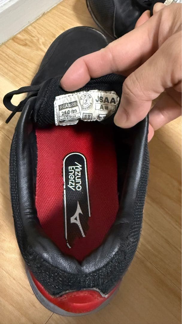 Mizuno スポーツシューズ 黒/赤